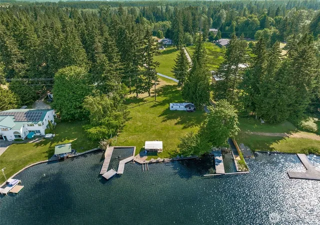 Photo 4 of Single family home for sale at 1708 210th Avenue E, Bonney Lake, WA 98391 | MLS# NWM2532426 | Listing updated on 2026-09-21