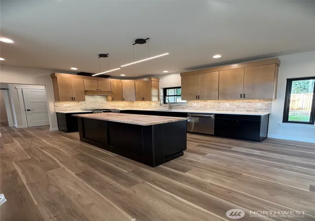Photo 4 of Single family home for sale at 9303 129th Street Ct NW, Gig Harbor, WA 98329 | MLS# NWM2532733 | Listing updated on 2026-09-21