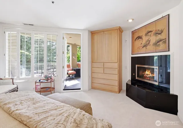 Photo 4 of Condo for sale at 10000 Meydenbauer Way SE #1, Bellevue, WA 98004 | MLS# NWM2532775 | Listing updated on 2026-09-25