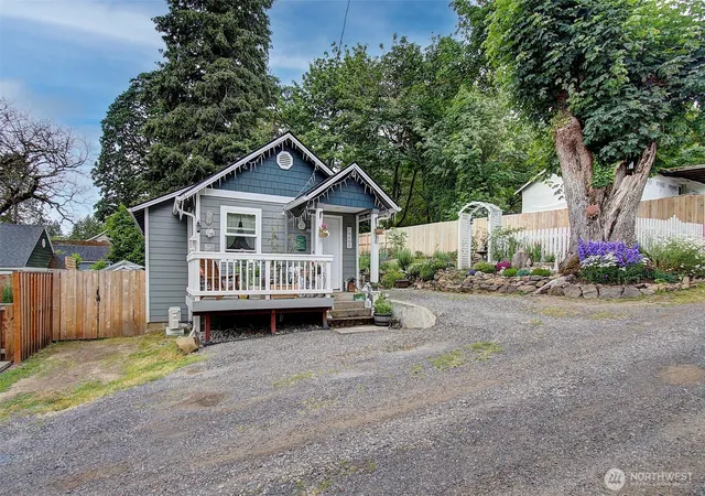 Photo 3 of Condo for sale at 2311 SW 6th Avenue #10, Camas, WA 98607 | MLS# NWM2533079 | Listing updated on 2026-09-21