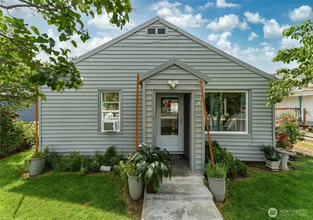 Photo 1 of Sale Pending at 120 Se 11th Avenue, Milton Freewater, OR 97862 | MLS# NWM2533175 | Listing updated on 2026-09-25
