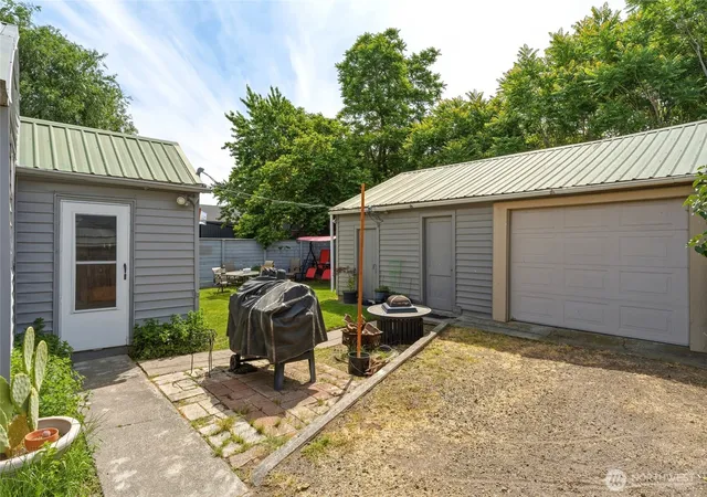 Photo 3 of Sale Pending at 120 SE 11th Avenue, Milton Freewater, OR 97862 | MLS# NWM2533175 | Listing updated on 2026-09-25