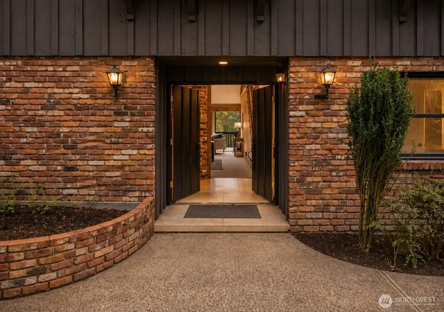 Photo 1 of Single family home for sale at 16521 Ne 1st Place, Bellevue, WA 98008 | MLS# NWM2533193 | Listing updated on 2026-09-19