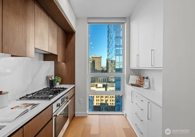 Photo 3 of Condo for sale at 121 Stewart St #2202, Seattle, WA 98101 | MLS# NWM2533260 | Listing updated on 2026-09-21