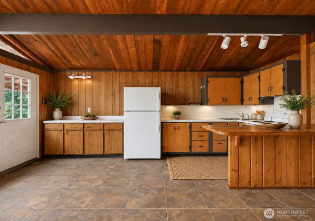 Photo 4 of Single family home for sale at 819 E Madrona Blvd NW, Lakebay, WA 98349 | MLS# NWM2533508 | Listing updated on 2026-09-21