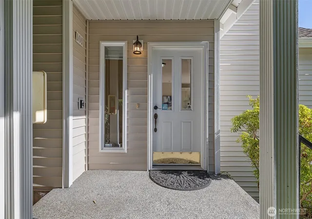 Photo 4 of Sale Pending at 9804 NE Riverbend Dr #B-101, Bothell, WA 98011 | MLS# NWM2533600 | Listing updated on 2026-09-25