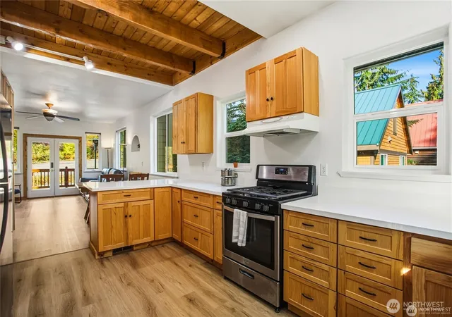 Photo 4 of Single family home for sale at 330 Keechelus Dr, Snoqualmie Pass, WA 98068 | MLS# NWM2533619 | Listing updated on 2026-09-21