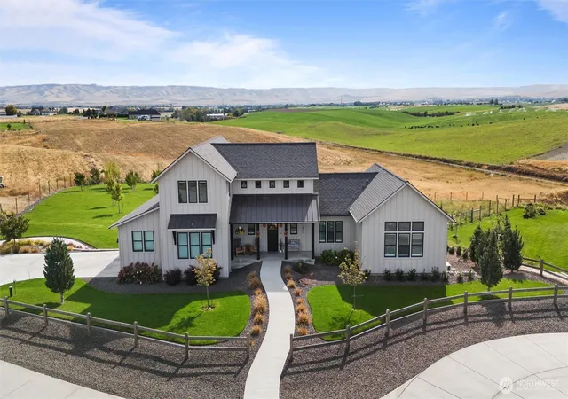 Photo 2 of Single family home for sale at 125 Ponderosa Ct, Walla Walla, WA 99362 | MLS# NWM2533814 | Listing updated on 2026-09-21