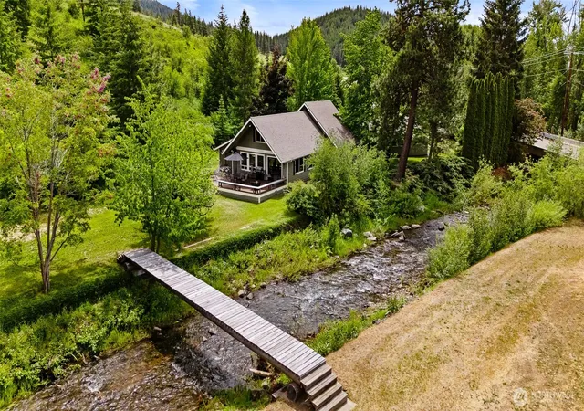 Photo 2 of Single family home for sale at 370 Burke Rd, Cle Elum, WA 98922 | MLS# NWM2533815 | Listing updated on 2026-09-21
