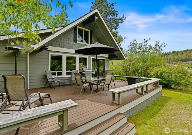 Photo 3 of Single family home for sale at 370 Burke Rd, Cle Elum, WA 98922 | MLS# NWM2533815 | Listing updated on 2026-09-21