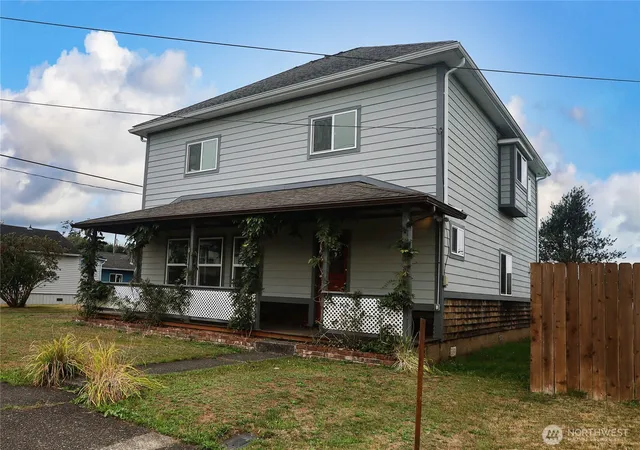 Photo 2 of Single family home for sale at 408 F St, Cosmopolis, WA 98537 | MLS# NWM2533935 | Listing updated on 2026-09-21