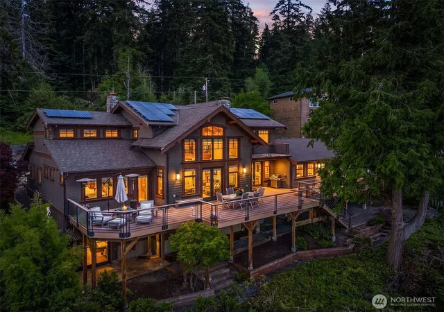Photo 3 of Single family home for sale at 4174 Beach Dr, Freeland, WA 98249 | MLS# NWM2534086 | Listing updated on 2026-09-22