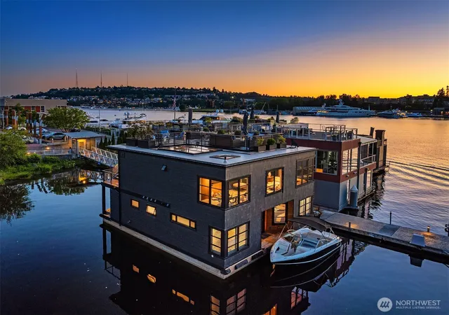 Photo 2 of Single family home for sale at 2821 Fairview Ave E #5, Seattle, WA 98102 | MLS# NWM2534173 | Listing updated on 2026-09-21