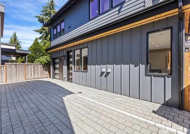 Photo 3 of Single family home for sale at 4114 NE 60th Street, Seattle, WA 98115 | MLS# NWM2534204 | Listing updated on 2026-09-23