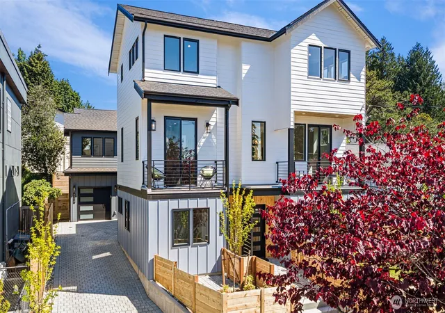 Photo 1 of Single family home for sale at 4116 Ne 60th Street #B, Seattle, WA 98115 | MLS# NWM2534214 | Listing updated on 2026-09-23