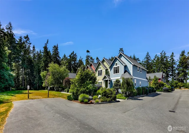 Photo 2 of Townhouse for sale at 200 Nw 1st Street, Coupeville, WA 98239 | MLS# NWM2534226 | Listing updated on 2026-09-25
