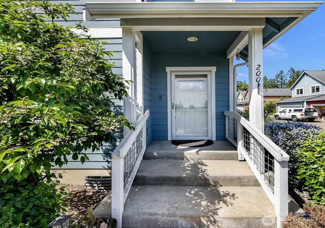 Photo 3 of Townhouse for sale at 200 NW 1st Street, Coupeville, WA 98239 | MLS# NWM2534226 | Listing updated on 2026-09-25