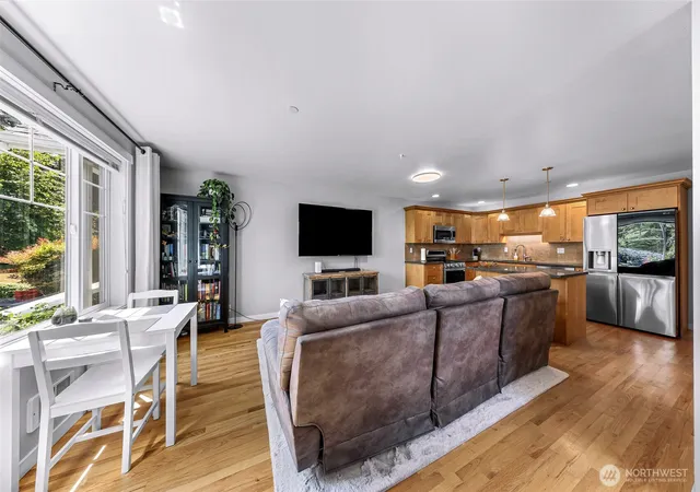 Photo 4 of Townhouse for sale at 200 NW 1st Street, Coupeville, WA 98239 | MLS# NWM2534226 | Listing updated on 2026-09-25