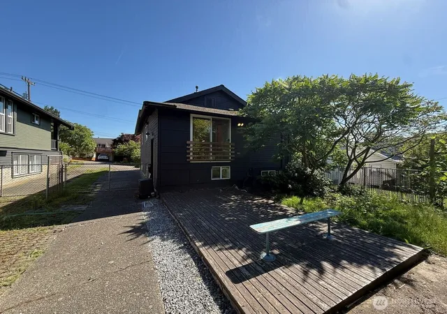 Photo 12 of Sale Pending at 3526 S Bennett St, Seattle, WA 98118 | MLS# NWM2534305 | Listing updated on 2026-10-12