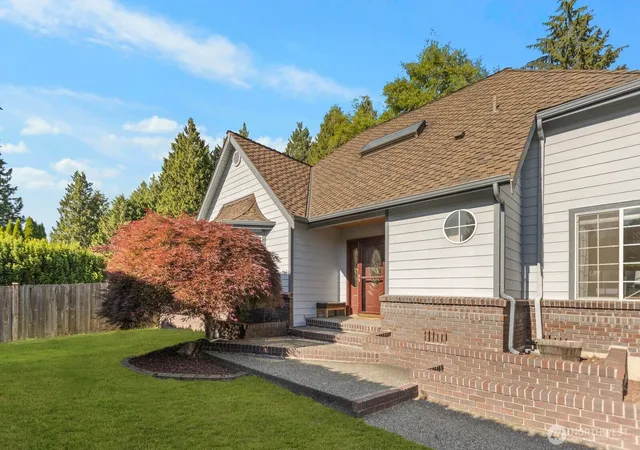 Photo 2 of Contingent at 4033 120th Place Se, Everett, WA 98208 | MLS# NWM2534346 | Listing updated on 2026-09-21