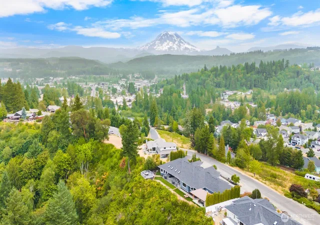 Photo 4 of Single family home for sale at 184 Dow Ridge Dr N, Eatonville, WA 98328 | MLS# NWM2534521 | Listing updated on 2026-09-29