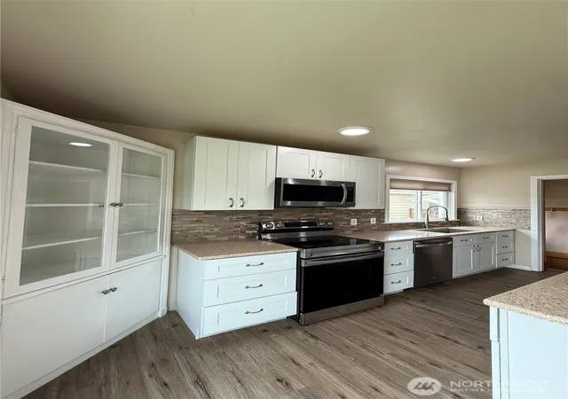 Photo 4 of Sale Pending at 312 S Ash St, Omak, WA 98841 | MLS# NWM2534597 | Listing updated on 2026-09-28