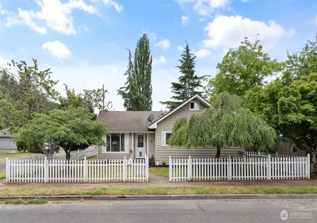 Photo 1 of Sale Pending at 316 E Plum St, Centralia, WA 98531 | MLS# NWM2534666 | Listing updated on 2026-10-02