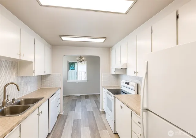 Photo 4 of Sale Pending at 319 N Dunlap St, Sequim, WA 98382 | MLS# NWM2534749 | Listing updated on 2026-09-25