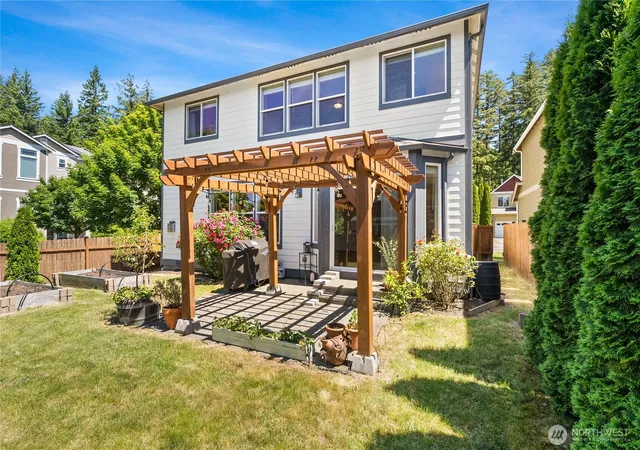 Photo 3 of Single family home for sale at 417 Nine Bark St Nw, Olympia, WA 98502 | MLS# NWM2534844 | Listing updated on 2026-09-29