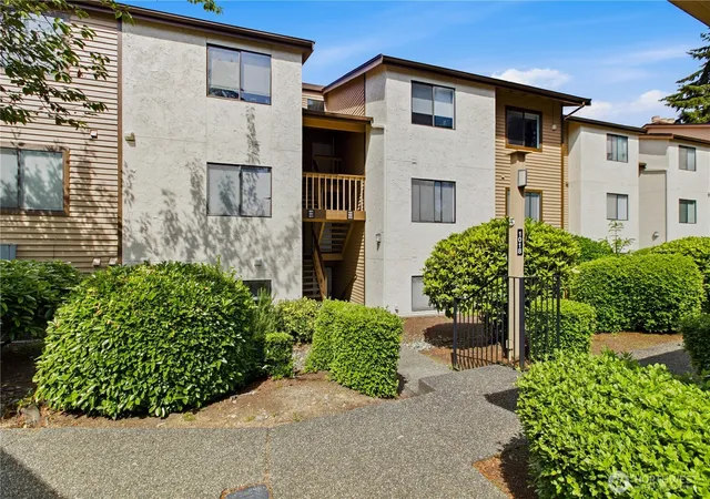 Photo 3 of Condo for sale at 1018 S 312th Street #512, Federal Way, WA 98003 | MLS# NWM2534888 | Listing updated on 2026-09-21