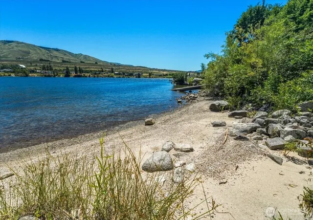 Photo 3 of Sale Pending at 200 Stayman Flats Rd, Chelan, WA 98816 | MLS# NWM2535080 | Listing updated on 2026-09-25