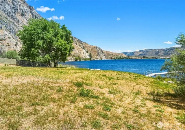 Photo 4 of Sale Pending at 200 Stayman Flats Rd, Chelan, WA 98816 | MLS# NWM2535080 | Listing updated on 2026-09-25