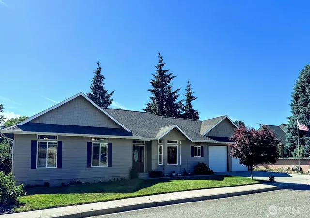 Photo 1 of Single family home for sale at 1511 N Anne Ave, East Wenatchee, WA 98802 | MLS# NWM2535656 | Listing updated on 2026-09-21