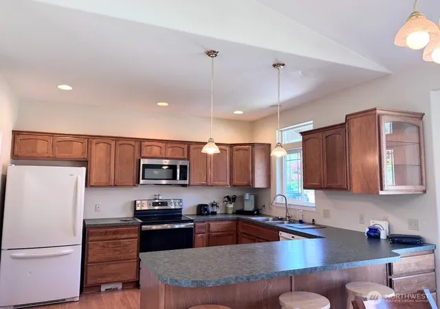 Photo 3 of Single family home for sale at 1511 N Anne Ave, East Wenatchee, WA 98802 | MLS# NWM2535656 | Listing updated on 2026-09-21