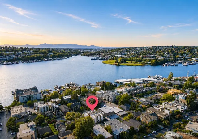 Photo 3 of Townhouse for sale at 2326 Minor Ave E #B, Seattle, WA 98102 | MLS# NWM2535689 | Listing updated on 2026-09-21