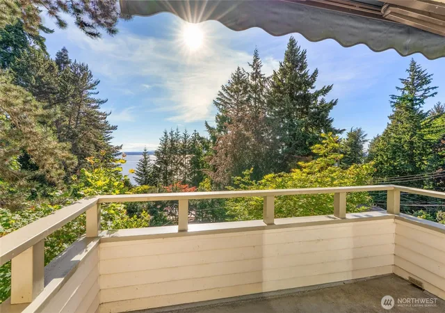 Photo 2 of Single family home for sale at 4014 57th Avenue Sw, Seattle, WA 98116 | MLS# NWM2536192 | Listing updated on 2026-09-21
