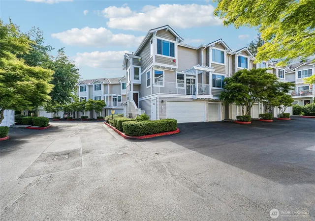 Photo 1 of Townhouse for sale at 11899 Ne 163rd Place, Bothell, WA 98011 | MLS# NWM2536194 | Listing updated on 2026-09-21