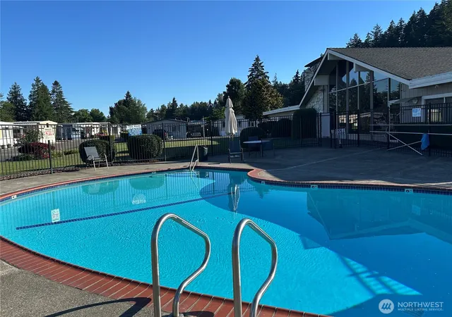 Photo 3 of Manufactured home for sale at 2302 R St SE #140, Auburn, WA 98002 | MLS# NWM2536421 | Listing updated on 2026-09-22