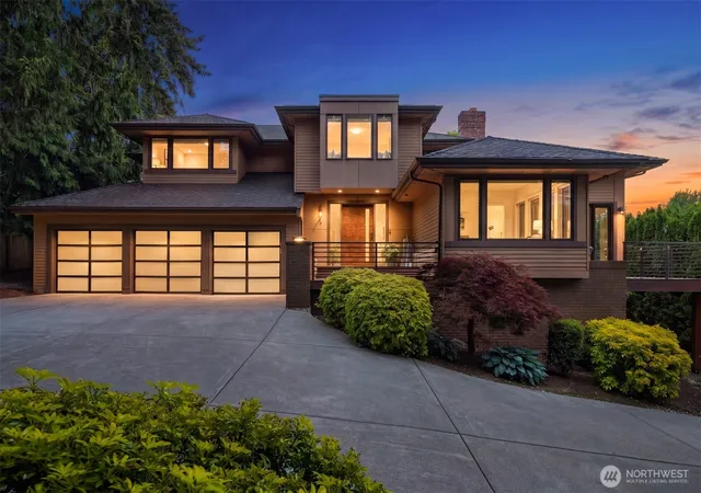 Photo 1 of Mansion for sale at 7842 Ne 10th Street, Medina, WA 98039 | MLS# NWM2536453 | Listing updated on 2026-09-26