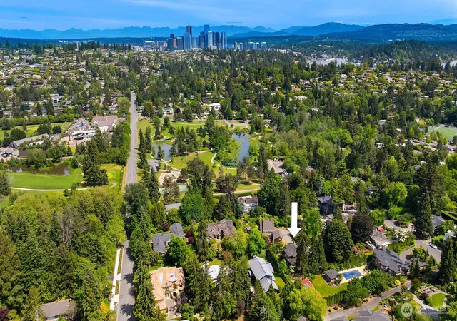 Photo 2 of Mansion for sale at 7842 Ne 10th Street, Medina, WA 98039 | MLS# NWM2536453 | Listing updated on 2026-09-26