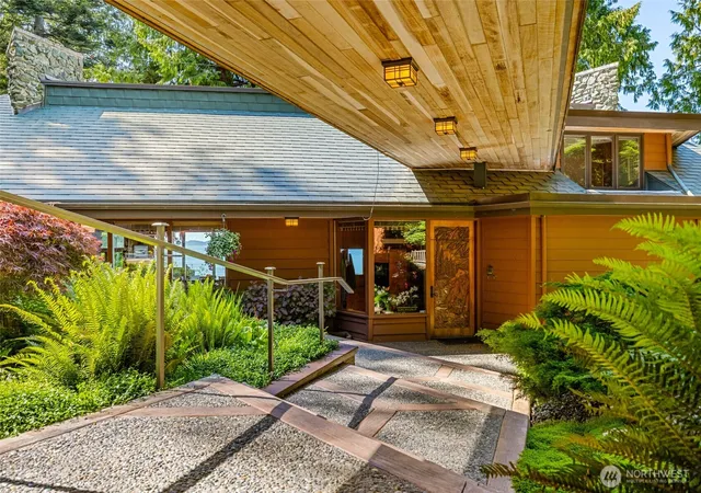 Photo 3 of Single family home for sale at 3559 Biz Point Rd, Anacortes, WA 98221 | MLS# NWM2536542 | Listing updated on 2026-09-21