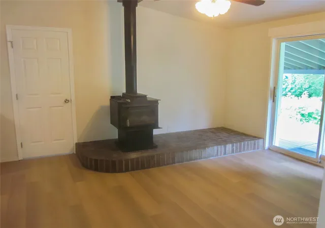 Photo 3 of Manufactured home for sale at 400 Fallert Rd, Kalama, WA 98625 | MLS# NWM2536740 | Listing updated on 2026-09-21
