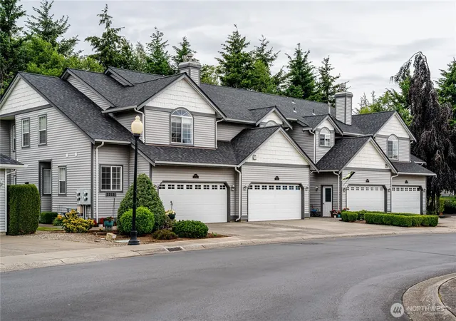 Photo 2 of Townhouse for sale at 2213 James Cir #B, Lynden, WA 98264 | MLS# NWM2536766 | Listing updated on 2026-09-24