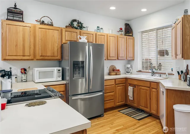 Photo 4 of Townhouse for sale at 2213 James Cir #B, Lynden, WA 98264 | MLS# NWM2536766 | Listing updated on 2026-09-24