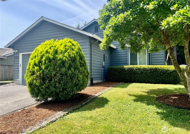 Photo 4 of Sale Pending at 14222 61st Avenue SE, Everett, WA 98208 | MLS# NWM2536816 | Listing updated on 2026-10-01