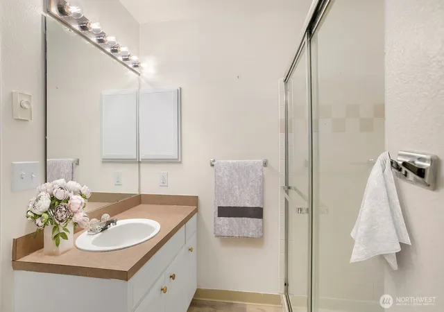 Photo 4 of Condo for sale at 6525 200th Street SW #101, Lynnwood, WA 98036 | MLS# NWM2536976 | Listing updated on 2026-09-21