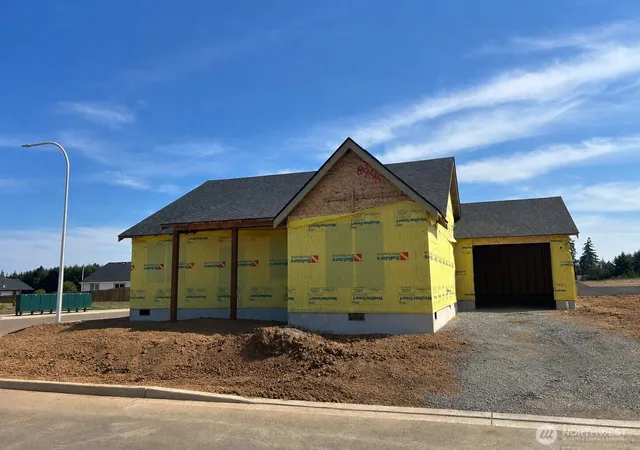 Photo 2 of Single family home for sale at 268 Eminence Ave, Winlock, WA 98596 | MLS# NWM2537062 | Listing updated on 2026-09-22