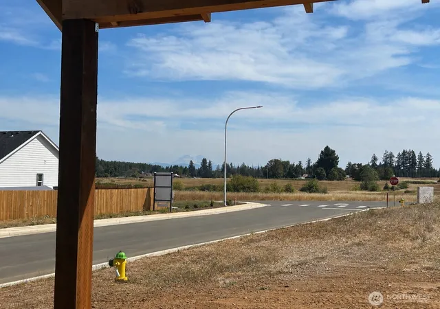 Photo 3 of Single family home for sale at 268 Eminence Ave, Winlock, WA 98596 | MLS# NWM2537062 | Listing updated on 2026-09-22