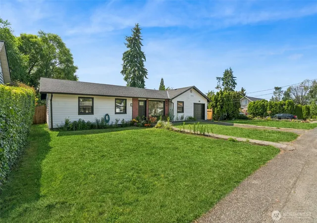 Photo 3 of Single family home for sale at 25733 19th Avenue S, Des Moines, WA 98198 | MLS# NWM2537463 | Listing updated on 2026-10-01