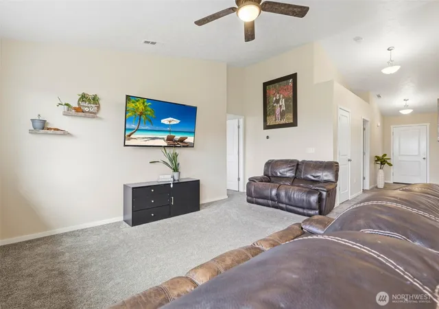 Photo 3 of Sale Pending at 6212 Ramus Ln, Pasco, WA 99301 | MLS# NWM2537488 | Listing updated on 2026-10-01